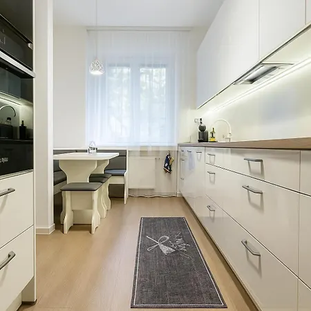 Spacious 2br Retreat For Families & Friends Near Center Apartmán *