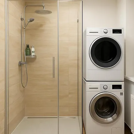 Spacious 2br Retreat For Families & Friends Near Center Bratislava