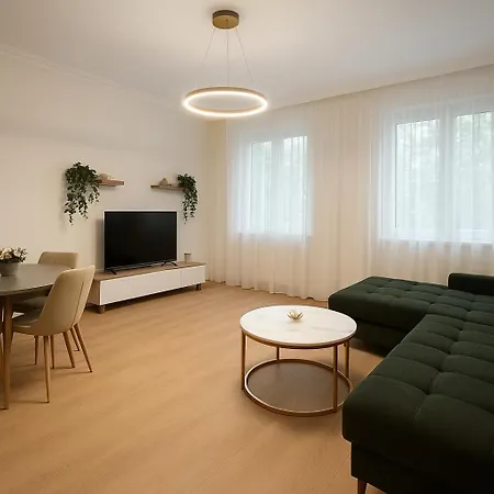 Апартаменты Spacious 2br Retreat For Families & Friends Near Center Братислава